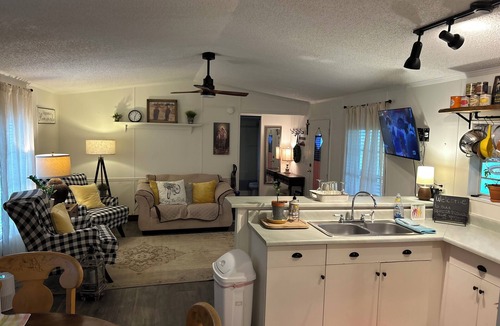 Mittie House | Welcome Farm Stay