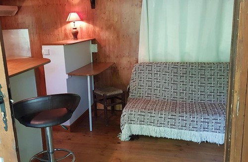 St Gervais sur Mare Cabin | "Welcome" the fisherman's hut