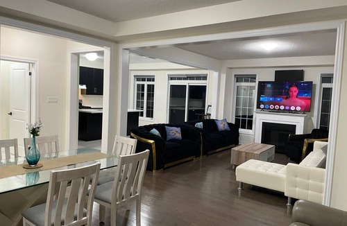 Mount Pleasant House | Welcome Home Away from Home ~6 Bed 3.5 Bath ~ Open Concept Kitchen-Living-Dining