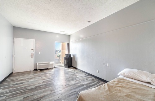 Blue Springs Hotel | Welcome Inn - Blue Springs