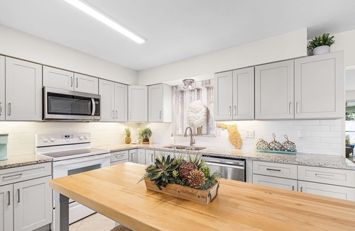 Caloosahatchee House | Welcome to a Poolside Paradise!