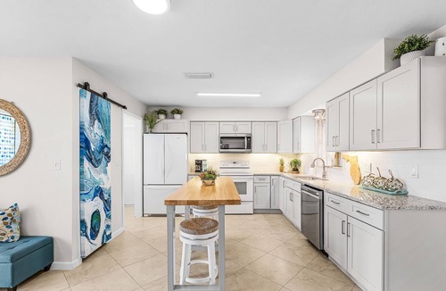 Caloosahatchee House | Welcome to a Poolside Paradise!