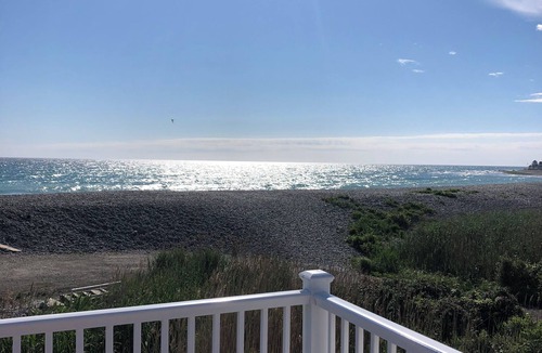 North Scituate House | Welcome to "A Stones Throw" Cottage located steps from the beach.
