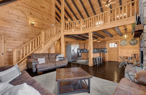 Sugar Grove Cabin | Welcome to Arrow Ridge Lodge