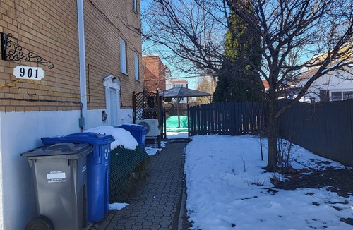 Longueuil Apartment | Welcome to Auberge Dupas , in a quiet area of the city of longueuil - Qc .