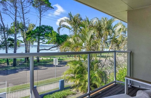 Tin Can Bay House | Welcome to "Bay Views on Esplanade"