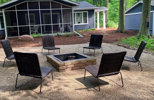 South Haven House | Welcome to Camp Lilly