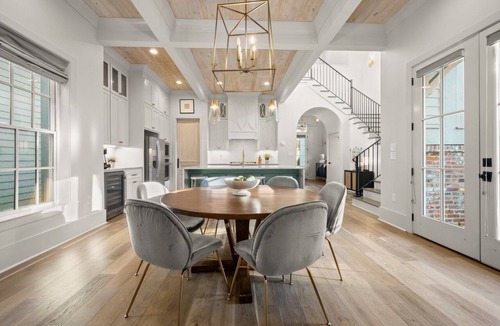 Highlands - Perkins House | Welcome to Casa De Burreaux - Stylish Home