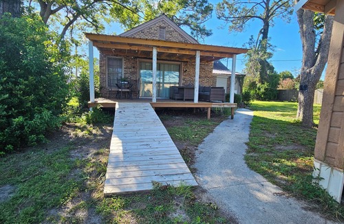 Douglas House | Welcome to Chase Cottage!