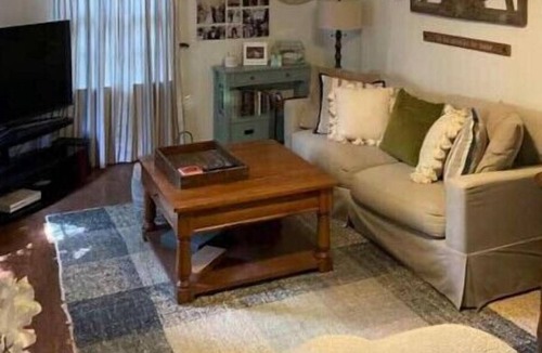 Athens House | Welcome to Dawgs’s Den with Exclusive Downtown Parking!