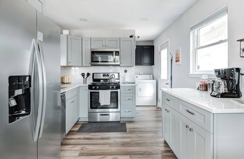 Fountain Square House | Welcome to Deja Blue! 3-bedroom house near downtown Indianapolis & pet-friendly
