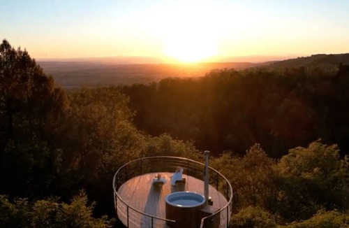 Gillonnay House | Welcome to Domaine des étoiles Unusual accommodations