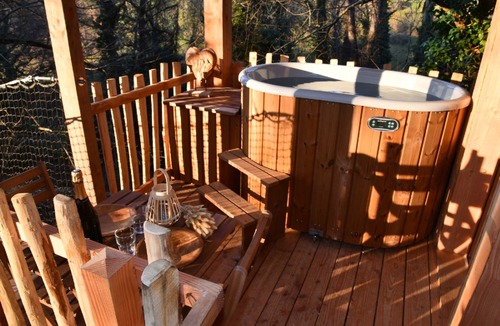 Gillonnay House | Welcome to Domaine des étoiles Unusual accommodations