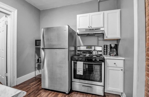 Allentown Apartment | WELCOME to ELMWOOD Ave. A KING BED, Near EVERYTHING!