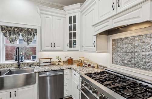 Ligonier House | Welcome to Grand Victorian on Main!