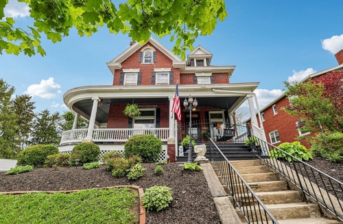 Ligonier House | Welcome to Grand Victorian on Main!