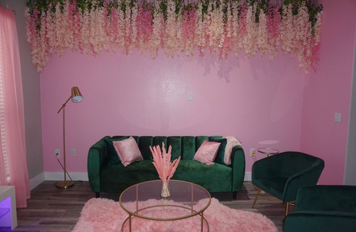 Energy Corridor Apartment | Welcome to Gurl World Pink 2 bdr Loft