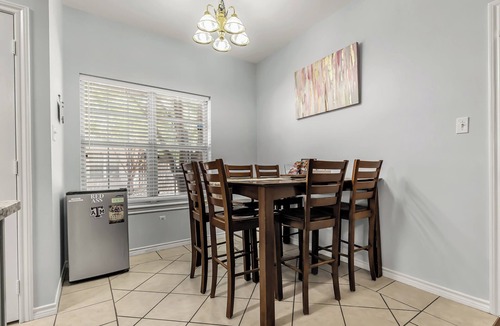 College Station House | Welcome to Howdy on Holleman - Walk to Kyle Field
