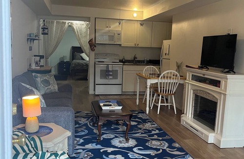 Church Street Apartment | Welcome to Ina’s Guest SuitenGreat location in Fayetteville, Georgia!