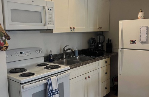 Church Street Apartment | Welcome to Ina’s Guest SuitenGreat location in Fayetteville, Georgia!