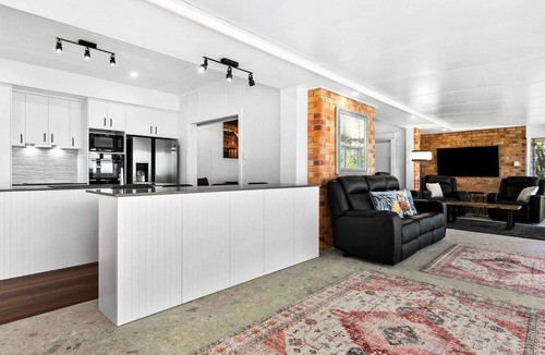 Point Vernon House | Welcome to K' Gari Dreaming