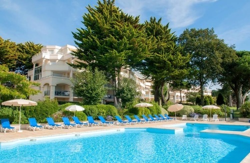 La Baule-Escoublac Condo | Welcome to L'APPART in Royal Park, just a stone's throw from the ocean.