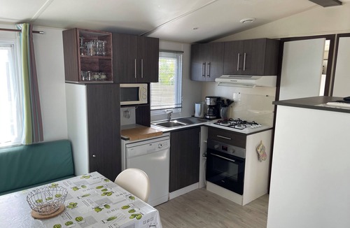 Bernieres-sur-Mer House | Welcome to Lily's Mobile Home