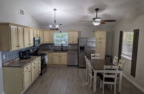 Bullard House | Welcome to Lola’s house! 3bed 2bath with all the amenities in Bullard.