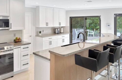 Coral Shores House | Welcome to Lux Waterfront Getaway: Modern & Pet-Friendly