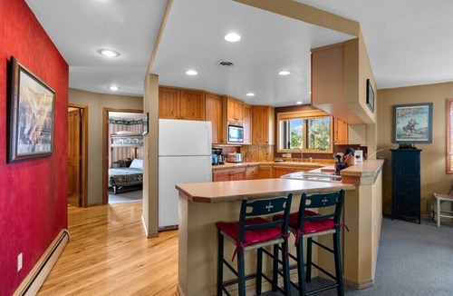 Whitefish Condo | Welcome to Mountain Harbor Lakeview Cottage, #137