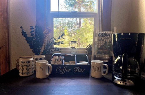 Grants Pass Apartment | Welcome to Mountain Greens Cabin