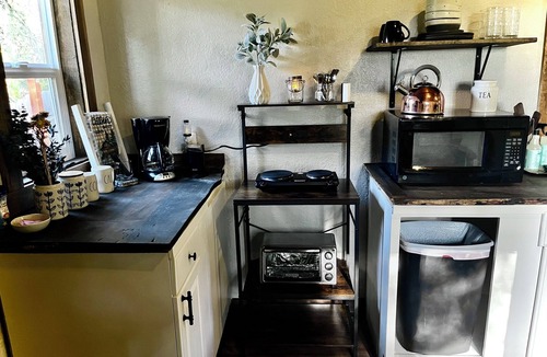 Grants Pass Apartment | Welcome to Mountain Greens Cabin