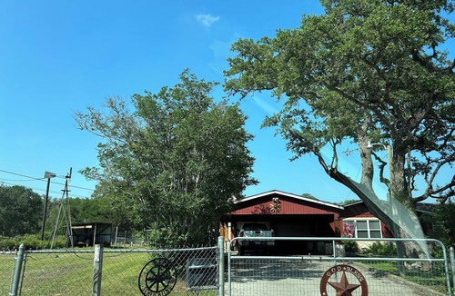 New Braunfels House | Welcome to New Braunfels located minutes outside of Gruene in the hill country!