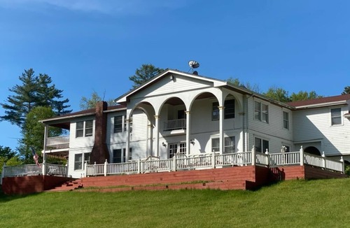 White Lake House | WELCOME TO NOBLE NEST!