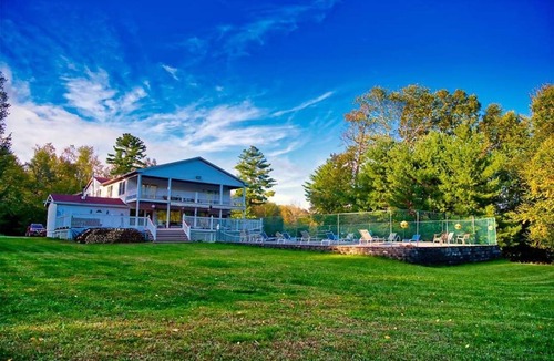 White Lake House | WELCOME TO NOBLE NEST!