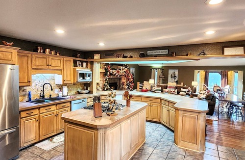Royal House | Welcome to Old Bear Creek