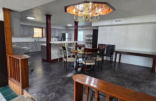 Coleman House | Welcome to our 1890 Victorian MansionnSpacious 8-bedroom house in lovely Coleman