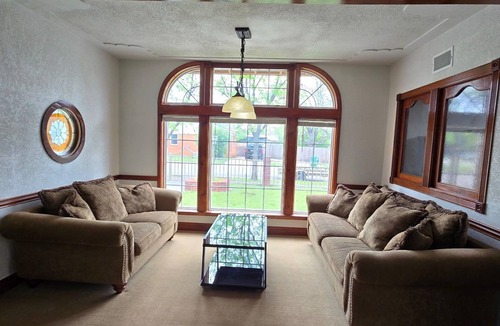 Coleman House | Welcome to our 1890 Victorian MansionnSpacious 8-bedroom house in lovely Coleman