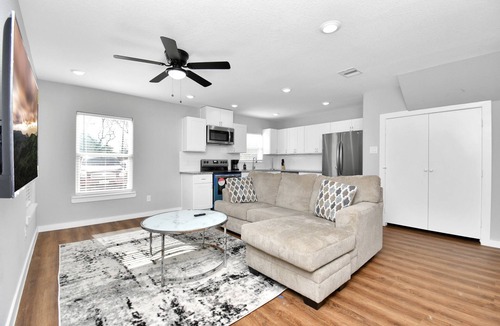Northeast Houston House | Welcome to our 3BR, 2BA townhouse, perfectly situated close to all you need