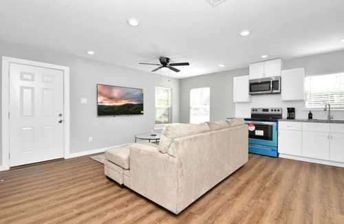 Northeast Houston House | Welcome to our 3BR, 2BA townhouse, perfectly situated close to all you need