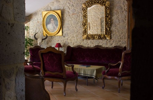 Calignac House | Welcome to our house, we are happy to open its doors to you!
