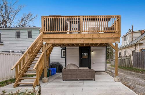 Welland Apartment | Welcome To Our Modern 2Bdrm,1Bth w, Laundry,BBQ