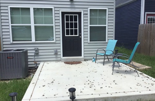 Shelby Park House | Welcome to Papas Place! Cozy bungalow located 3 miles from Churchill Downs!