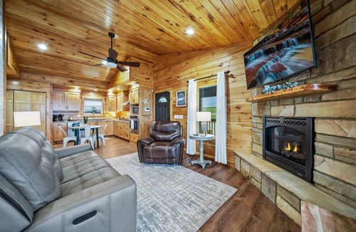 Hilham House | Welcome to Paradise @ The Pointe where the views are absolutely breathtaking.
