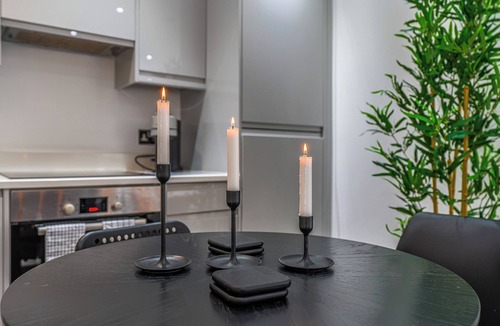 Fulham Broadway Apartment | Welcome to Plotseeker’s Perfect London Old Brompton Apartment