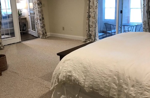Gibbon House | Welcome to River Run 2-bedroom Barn Cottage