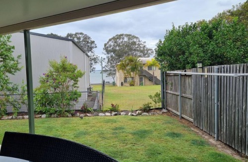 Tin Can Bay House | Welcome to "Seascapes"