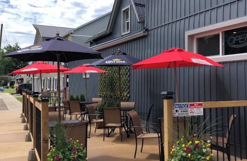Selkirk Cottage | Welcome to Selkirk Oasis - Your Lakefront Getaway!