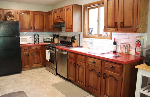 Bushkill House | *Welcome to Snow Lodge*