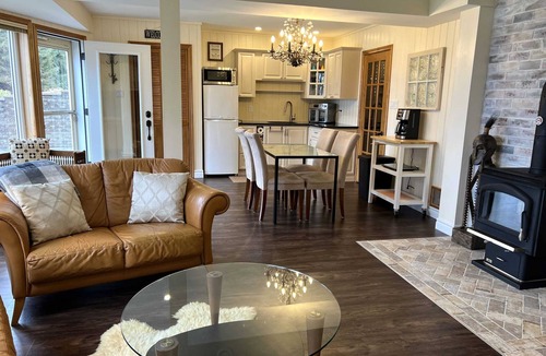 Cressy Apartment | Welcome to Sunset View!